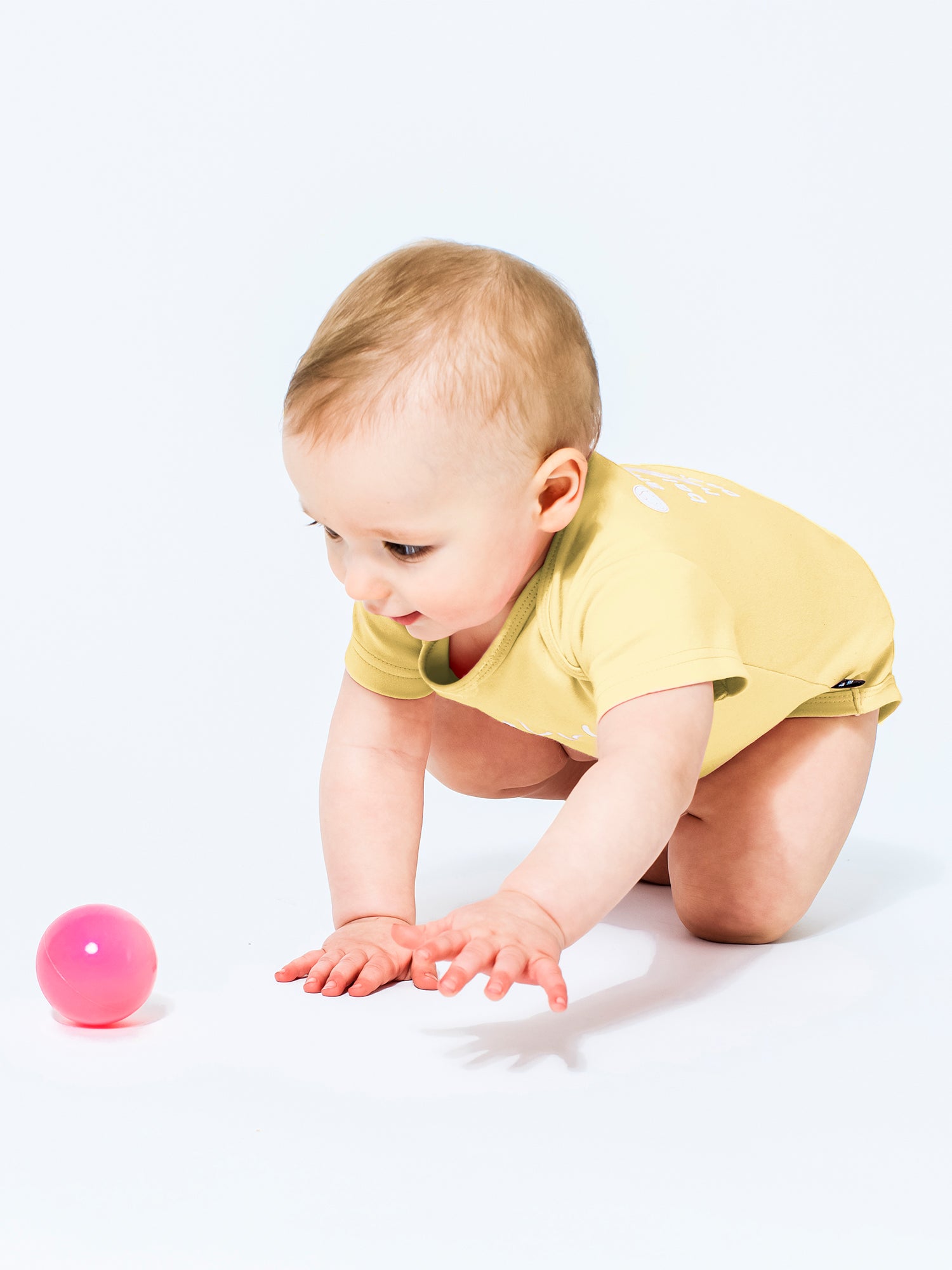 AUMkids HAPPY BABY SHORT SLEEVE ONESIE + BIB SET, YELLOW