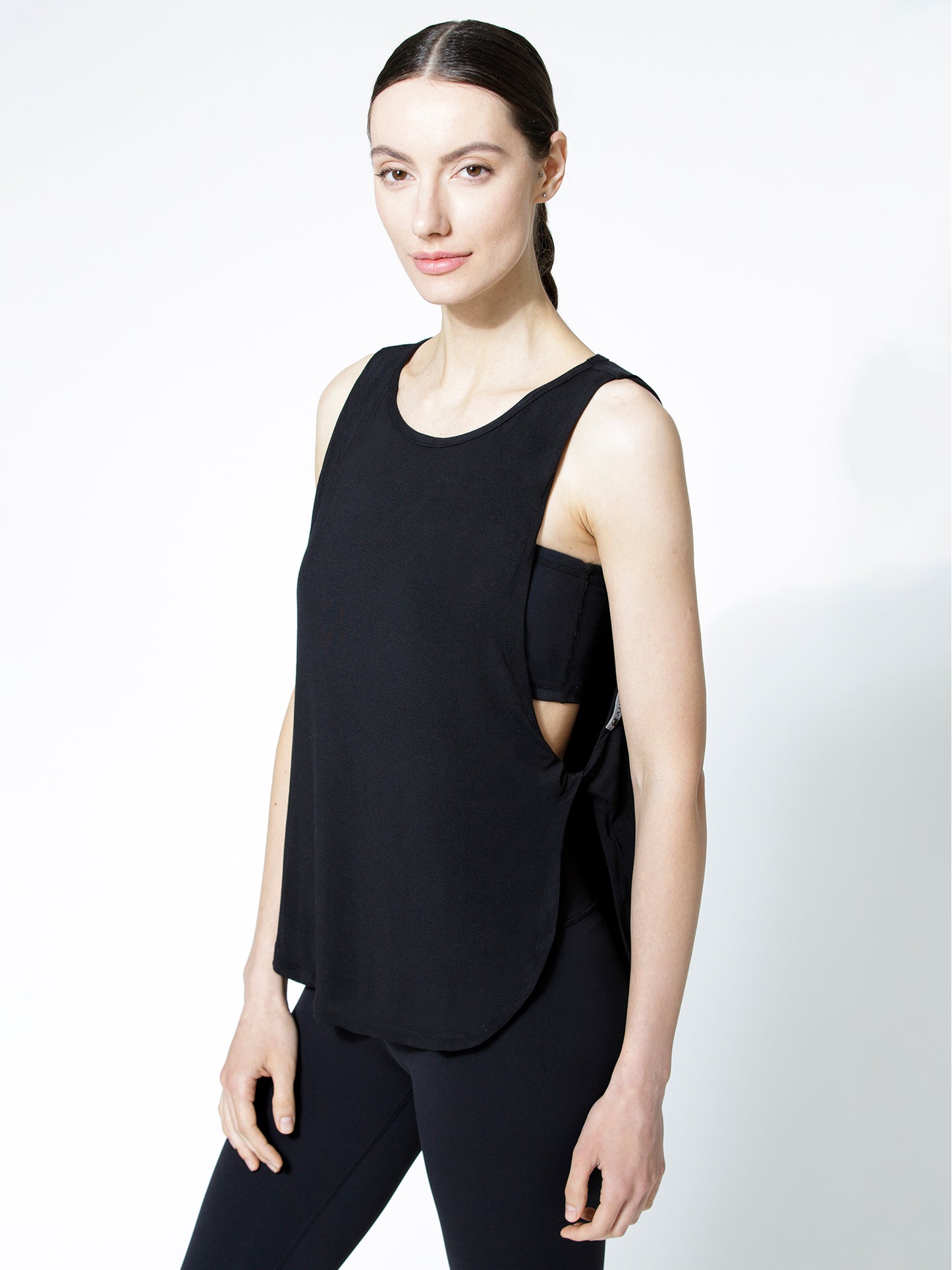 SIDE TWIST OVERSIZED TEE, BLACK