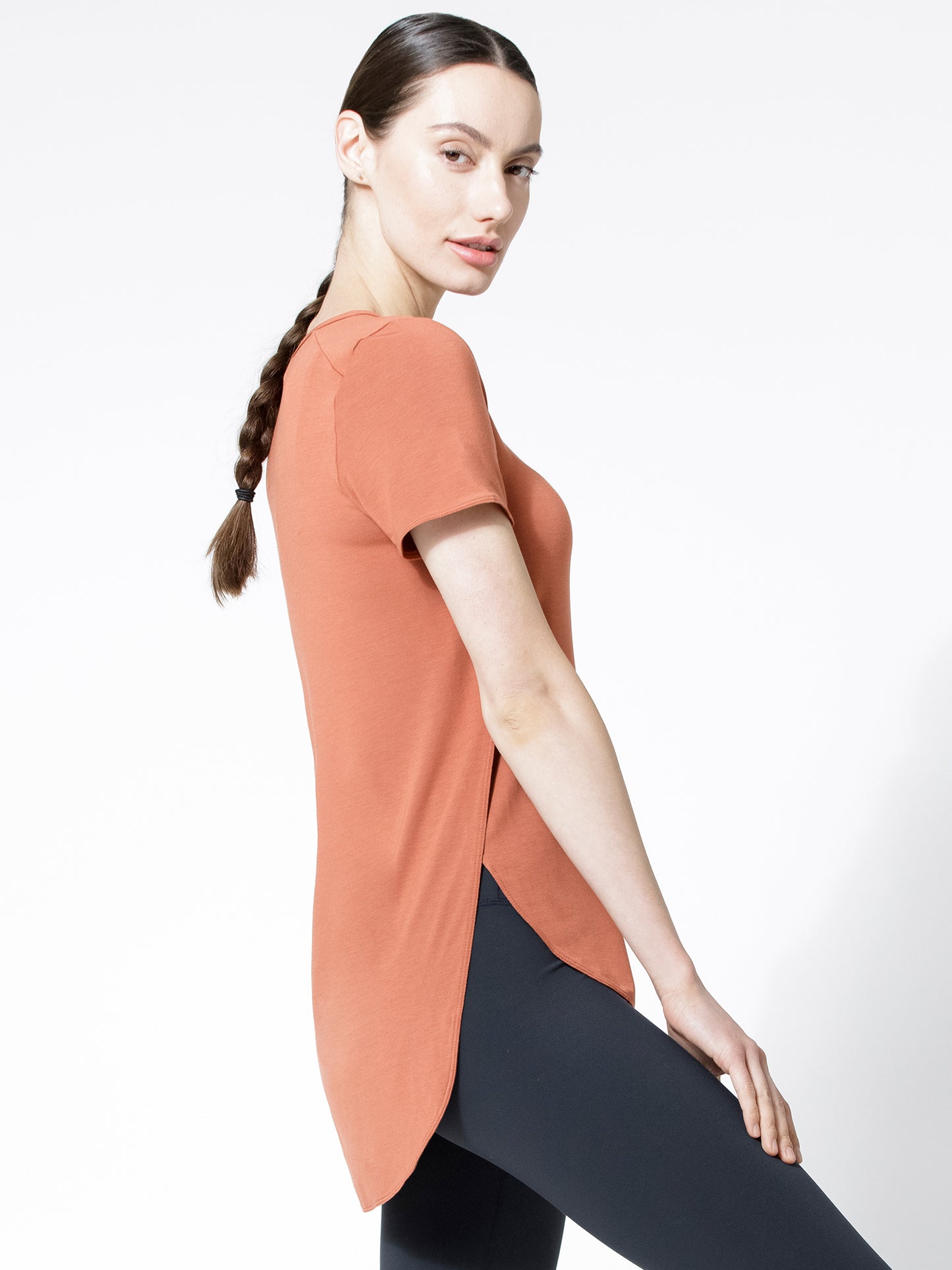 HI LO SIDE SPLIT TEE, CLAY