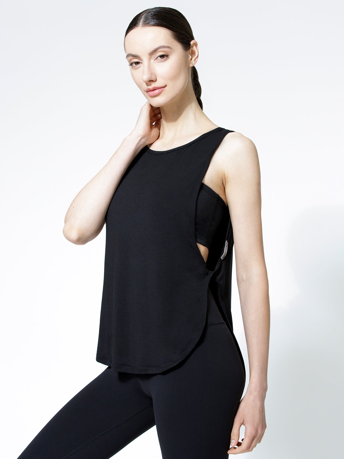 SIDE TWIST OVERSIZED TEE, BLACK